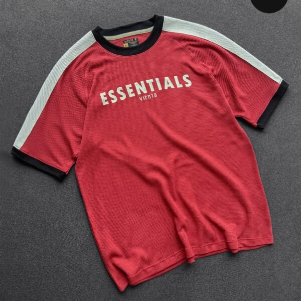 Raglan Essential Tee- Red